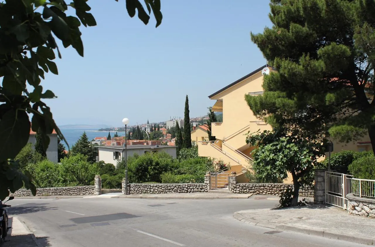Apartments With A Parking Space Selce, Crikvenica - 2361